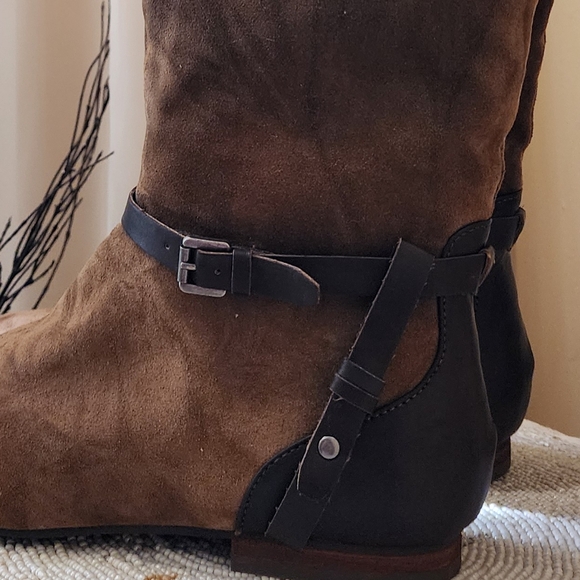 NWT. ROTH  fabric upper boots.SIZE 8 - Picture 3 of 9